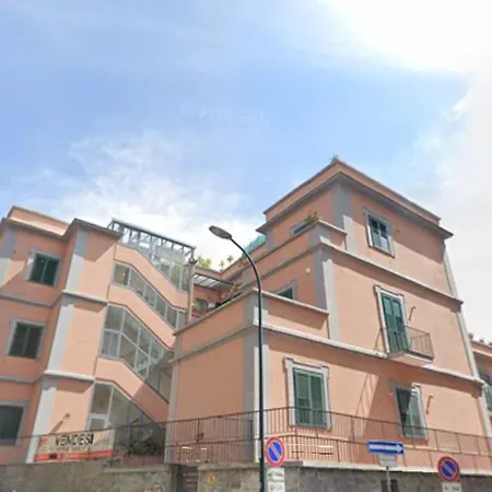 Partenope 10 Pensionat