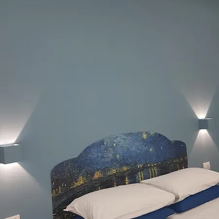 Casa de hóspedes Partenope 10 *