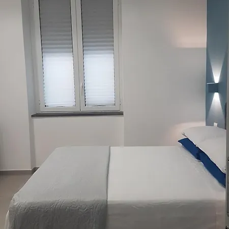 Partenope 10 Affittacamere 4*