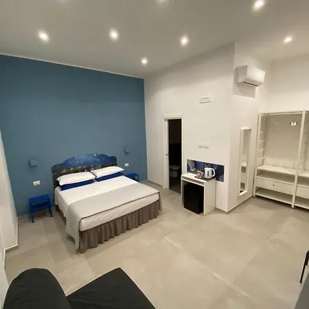 Affittacamere Partenope 10 4*